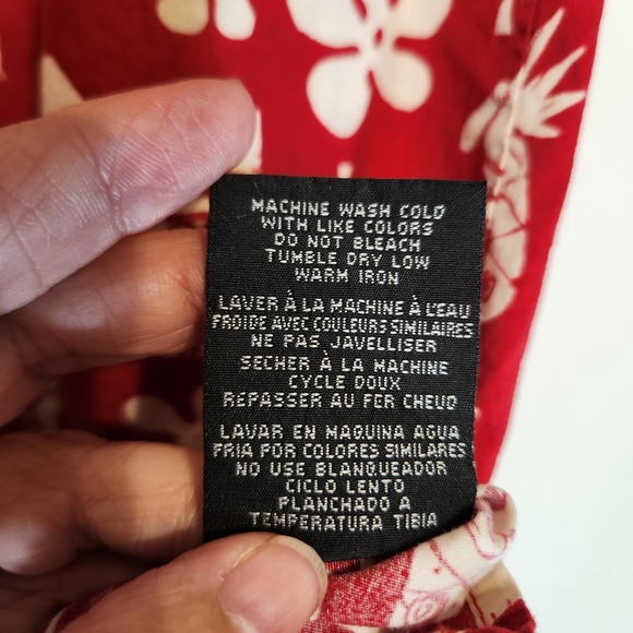 Sponge Bob Square Pants Button Down Shirt. Red and White Floral Men's XS Festive - Picture 4 of 10